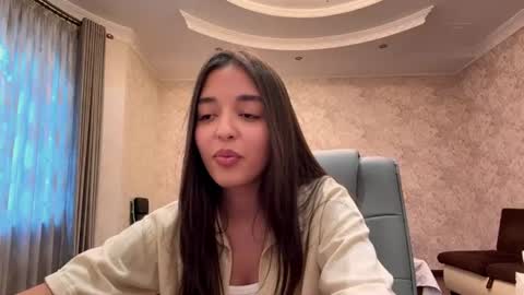 Snapshot of mirnabranca chatting on 08-01-26, 12:26 Mila online show from 08-01-26, 12:26