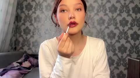 Snapshot of misasoupenjoyer chatting on 07-07-26, 02:43 Nika online show from 07-07-26, 02:43