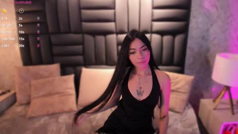 Snapshot of mishell_1 chatting on 12-15-25, 11:47 mishell_1 online show from 12-15-25, 11:47