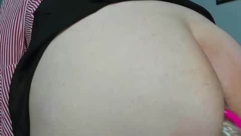 Snapshot of mishell_bons4 chatting on 03-05-26, 10:17 Mishell Bons online show from 03-05-26, 10:17