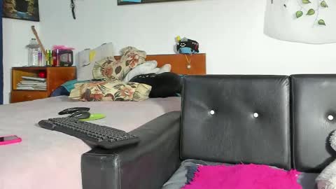 Snapshot of mishell_bons4 chatting on 03-14-26, 04:07 Mishell Bons online show from 03-14-26, 04:07