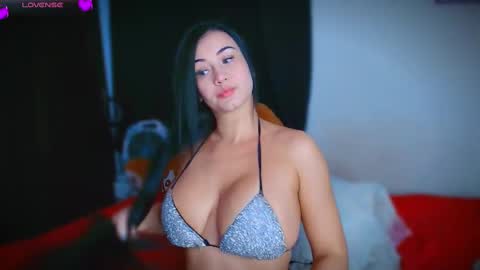 Snapshot of mishukitty chatting on 09-19-25, 10:05 jazz online show from 09-19-25, 10:05