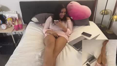 Snapshot of miskatfox chatting on 07-07-26, 04:15 miskatfox online show from 07-07-26, 04:15