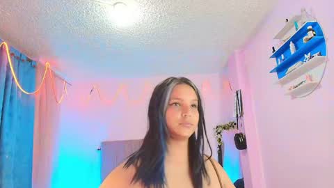 Snapshot of misofialeal chatting on 04-30-26, 06:36 misofialeal online show from 04-30-26, 06:36