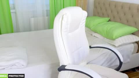 Snapshot of miss___alisa chatting on 05-06-26, 04:34 Alisa NONNUDE online show from 05-06-26, 04:34