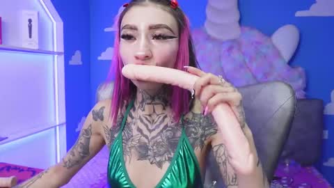 miss___angel online show from 10-20-25, 06:08