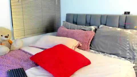 Snapshot of miss__jones_ chatting on 05-13-26, 12:52 miss__jones_ online show from 05-13-26, 12:52