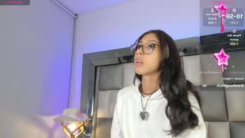 Snapshot of miss__lola chatting on 01-10-25, 12:38 Soy lola online show from 01-10-25, 12:38