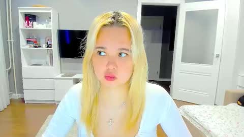 Snapshot of miss__selena chatting on 11-29-25, 09:40 miss__selena online show from 11-29-25, 09:40