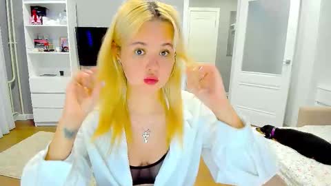 Snapshot of miss__selena chatting on 12-01-25, 01:05 miss__selena online show from 12-01-25, 01:05