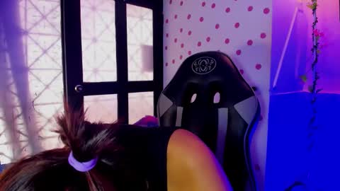 Akemi 3 online show from 11-05-25, 01:22