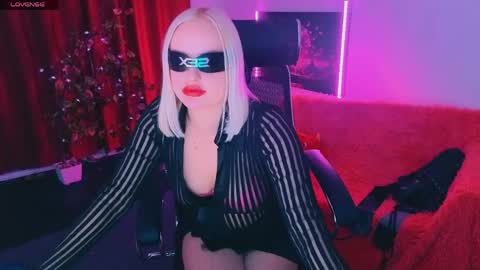 Snapshot of miss_alice_silver chatting on 05-24-26, 04:23 miss_alice_silver online show from 05-24-26, 04:23