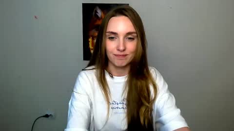 Snapshot of miss_angelina_ chatting on 06-18-26, 09:14 Angelina online show from 06-18-26, 09:14