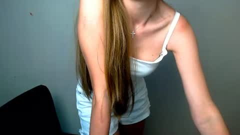 Snapshot of miss_angelina_ chatting on 07-07-26, 07:23 Angelina online show from 07-07-26, 07:23