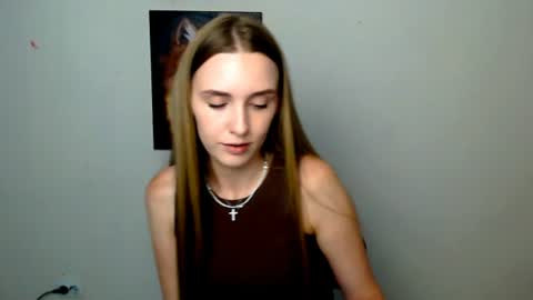 Snapshot of miss_angelina_ chatting on 07-17-26, 06:09 Angelina online show from 07-17-26, 06:09