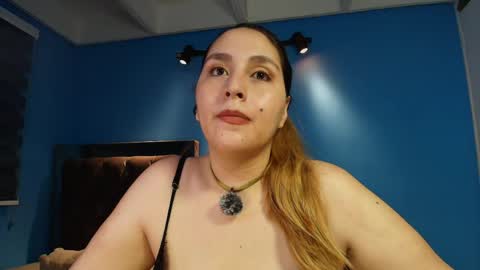 Snapshot of miss_anny18 chatting on 05-06-26, 04:30 Anny online show from 05-06-26, 04:30