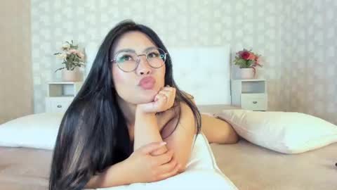 Snapshot of miss_asia_one chatting on 06-29-26, 10:15 Aiza online show from 06-29-26, 10:15