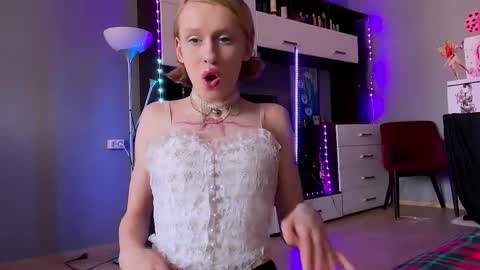 Snapshot of miss_barbie1 chatting on 04-21-26, 08:31 Anya online show from 04-21-26, 08:31