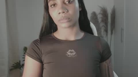 Snapshot of miss_benz chatting on 11-08-25, 03:39 miss_benz online show from 11-08-25, 03:39