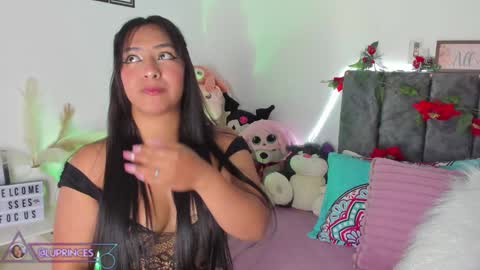Snapshot of miss_brunette_ chatting on 01-24-25, 11:12 lucy 3 online show from 01-24-25, 11:12