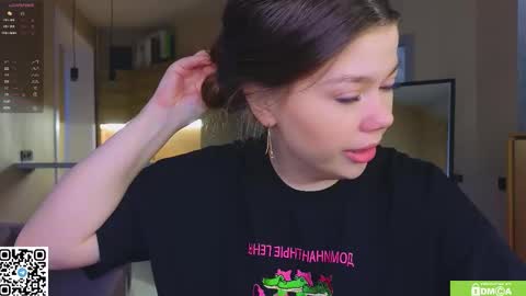 Snapshot of miss_bubbles chatting on 03-17-26, 12:37 Sandy online show from 03-17-26, 12:37