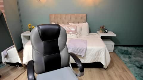 Cataleya online show from 11-24-25, 11:43