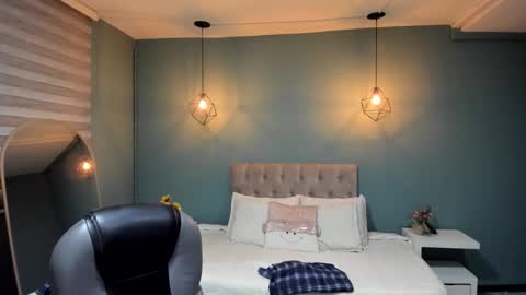 Cataleya online show from 11-26-25, 11:44