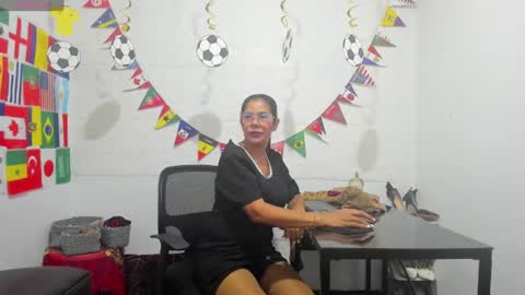 Snapshot of miss_clarepocahose chatting on 06-19-26, 12:59 Clare PocaHose online show from 06-19-26, 12:59