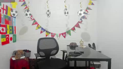 Snapshot of miss_clarepocahose chatting on 06-22-26, 12:45 Clare PocaHose online show from 06-22-26, 12:45