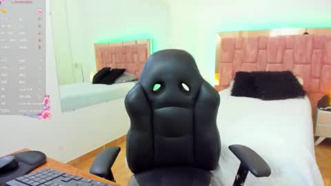 Chryss online show from 11-15-25, 03:19