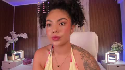 Snapshot of miss_curazao chatting on 06-06-26, 11:37 CANDELA CASTRO online show from 06-06-26, 11:37