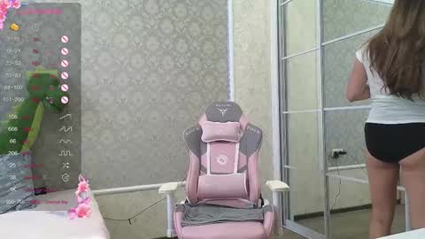 Snapshot of miss_divora chatting on 10-12-25, 09:08 miss_divora online show from 10-12-25, 09:08