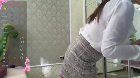 Snapshot of miss_divora chatting on 10-22-25, 09:31 miss_divora online show from 10-22-25, 09:31