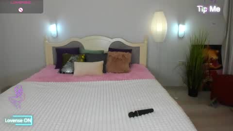 Elia online show from 02-15-25, 08:11