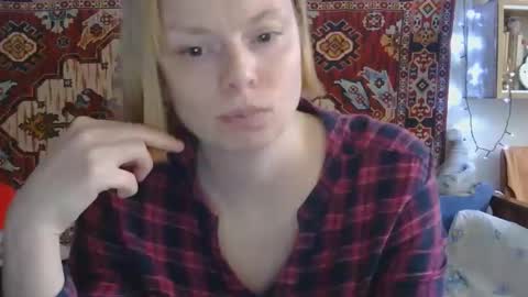 Elis online show from 04-10-26, 01:16