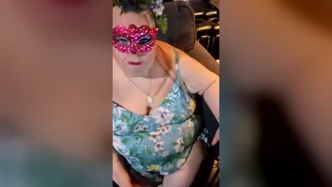 Snapshot of miss_ella_rose chatting on 06-17-26, 02:36 miss_ella_rose online show from 06-17-26, 02:36