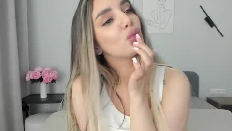 Snapshot of miss_emilyy chatting on 04-29-26, 11:33 Emily online show from 04-29-26, 11:33