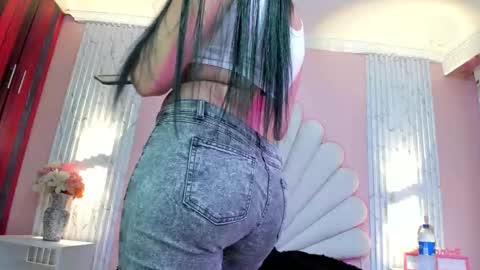 miss_evans_ online show from 03-25-26, 02:56