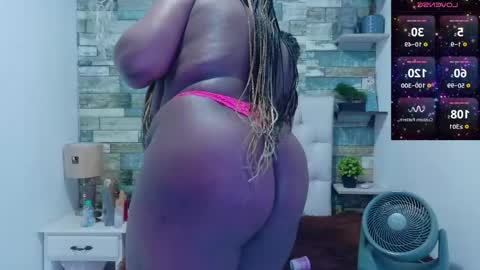 Snapshot of miss_evans_ chatting on 05-18-26, 01:39 miss_evans_ online show from 05-18-26, 01:39