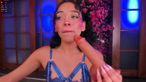 Snapshot of miss_evolet chatting on 04-29-26, 06:14 Evoleth online show from 04-29-26, 06:14