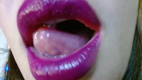 Miss Evoleth online show from 11-29-25, 08:50