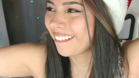 Snapshot of miss_galaxxia chatting on 12-25-24, 04:44 Elisabeth IG galax xxia online show from 12-25-24, 04:44