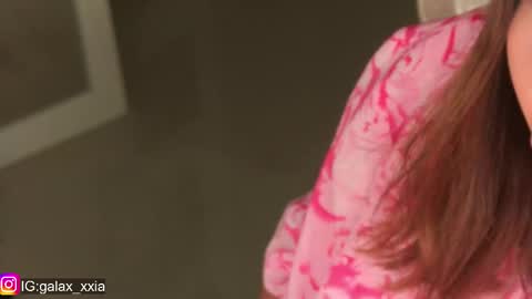 Snapshot of miss_galaxxia chatting on 02-14-25, 01:56 Elisabeth IG galax xxia online show from 02-14-25, 01:56