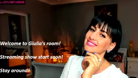 Miss Giulia online show from 07-22-26, 01:03