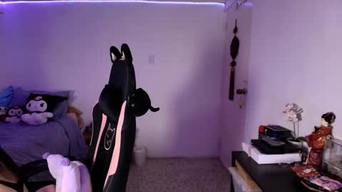 Snapshot of miss_hikikomori chatting on 12-01-25, 06:18 Asami online show from 12-01-25, 06:18