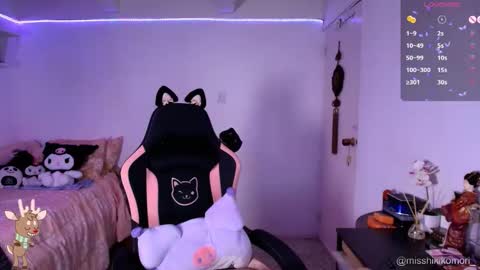 Snapshot of miss_hikikomori chatting on 12-15-25, 04:28 Asami online show from 12-15-25, 04:28