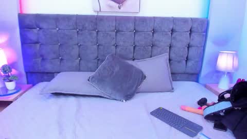 Snapshot of miss_horney chatting on 12-20-25, 04:14 miss_horney online show from 12-20-25, 04:14