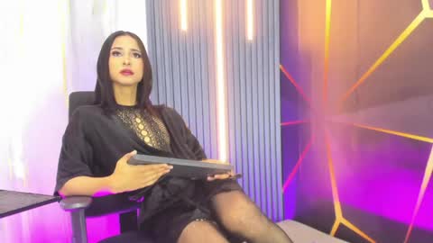 Snapshot of miss_isa19 chatting on 05-18-26, 12:22 miss_isa19 online show from 05-18-26, 12:22