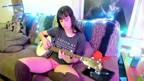 Snapshot of miss_ivy_rae chatting on 02-26-25, 12:47 Ivy Rae online show from 02-26-25, 12:47