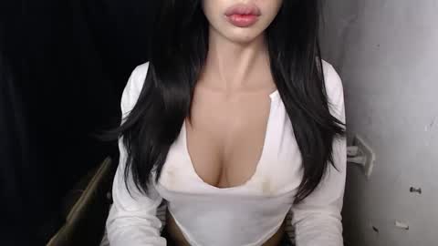 Snapshot of miss_jackelyn chatting on 03-19-26, 01:37 Lyn online show from 03-19-26, 01:37